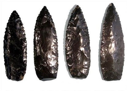 Cuchillos realizados con cristal de lava u obsidiana